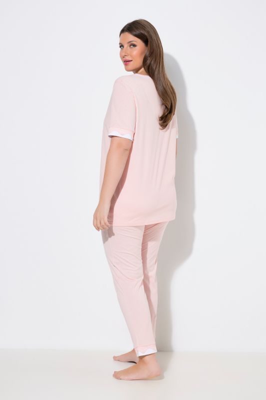 Pyjama deux pièces, T-shirt décolleté rond et manches courtes, liserés en dentelle