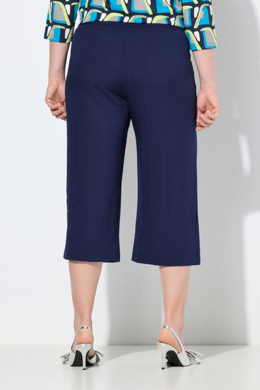 Jupe-culotte à taille élastique. Jambe large, longueur mollet