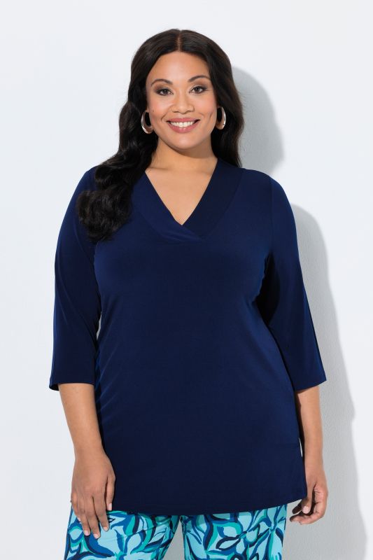 T-shirt long, décolleté en V et manches 3/4, coupe évasée