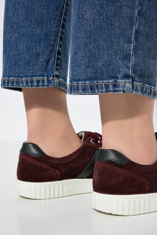 Sneakers en cuir JOMOS. Mélange de cuirs - largeur H