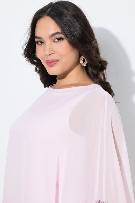 Blouse avec voile en mousseline. Encolure bateau, manches 3/4