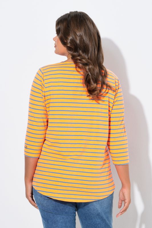 T-shirt rayé. Manches 3/4 et col rond