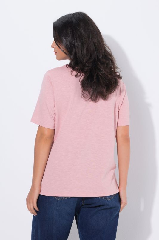 T-shirt, coupe Classic. Col V et manches courtes. Message SMILE