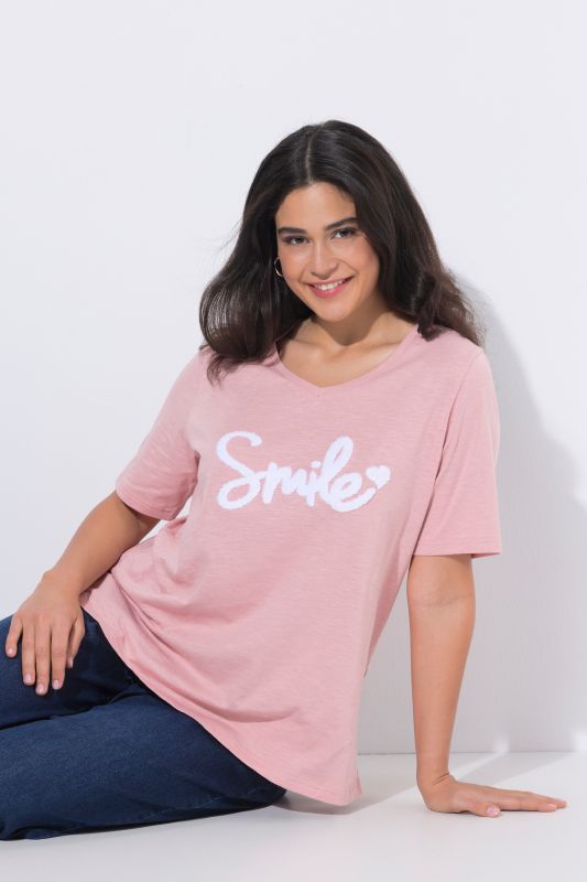 T-shirt, coupe Classic. Col V et manches courtes. Message SMILE