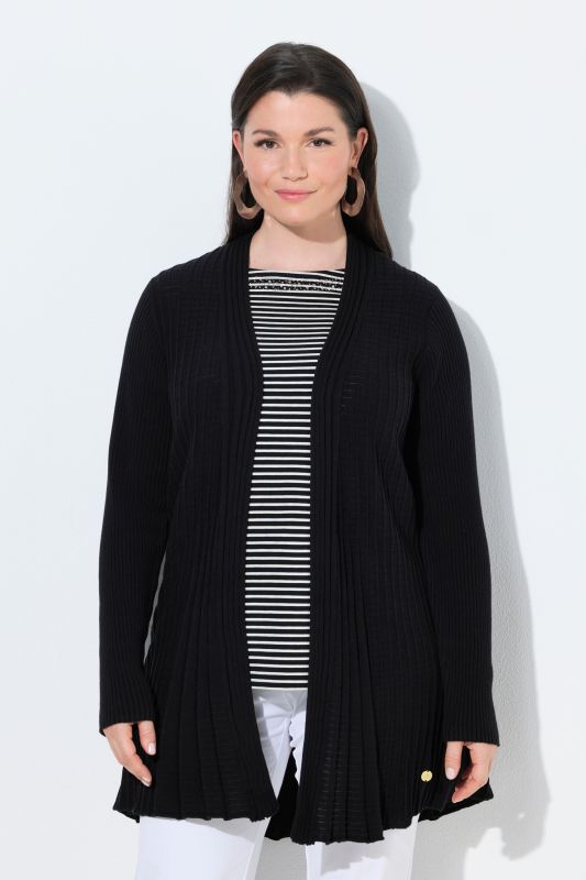 Cardigan plissé. Col châle et manches longues. Coupe évasée