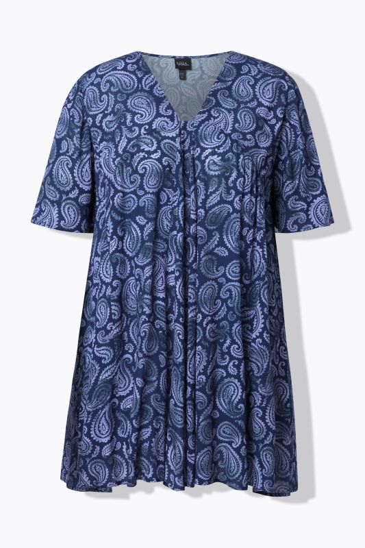 Blouse, motif animaux de la jungle. Décolleté carré et manches courtes. Coupe évasée