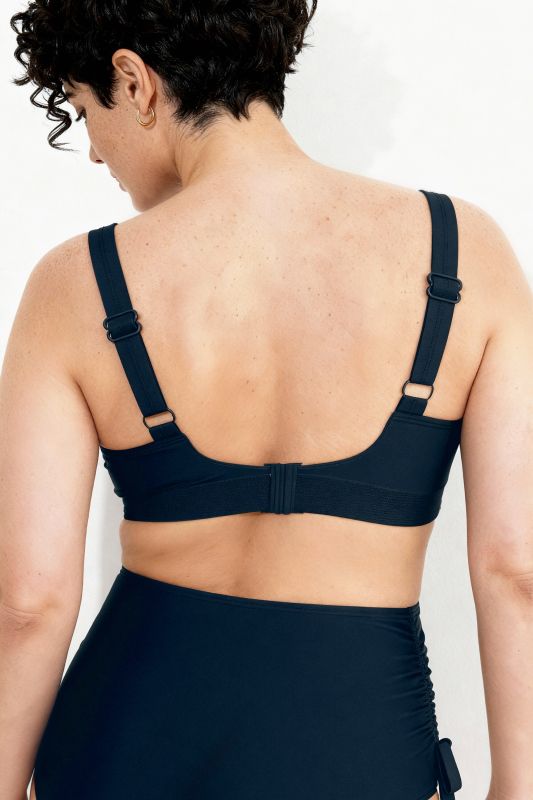 Haut de bikini sans bonnets souples. Doublure intégrale. Matière recyclée