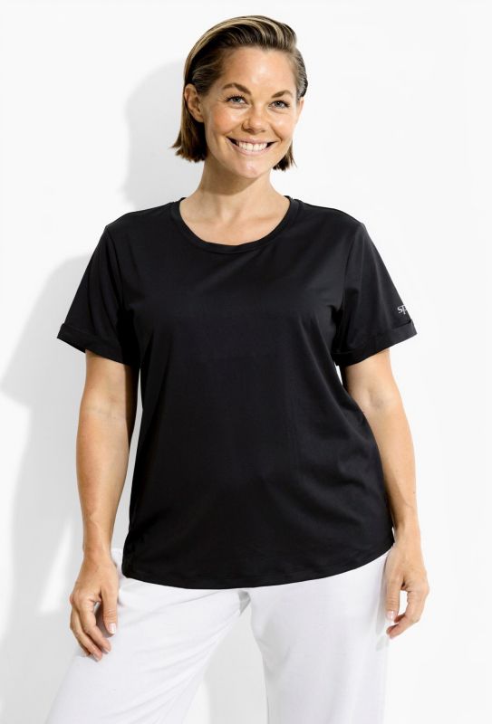 T-shirt technique UV 50+. Col rond et manches courtes. Matière recyclée