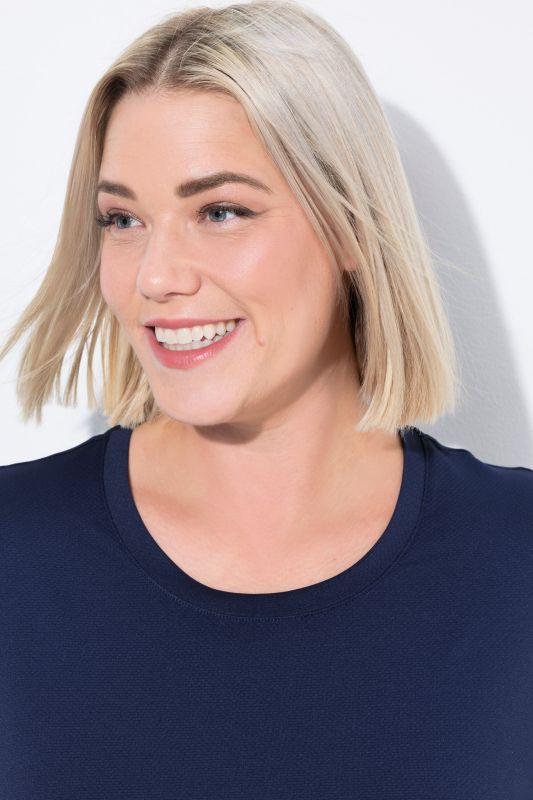 T-shirt technique UV 50+. Col rond et manches courtes. Matière recyclée