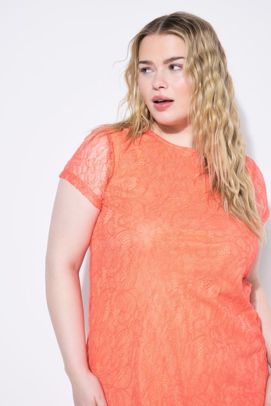 Robe maxi avec dentelle, fond de robe opaque et coupe Fitted Shape