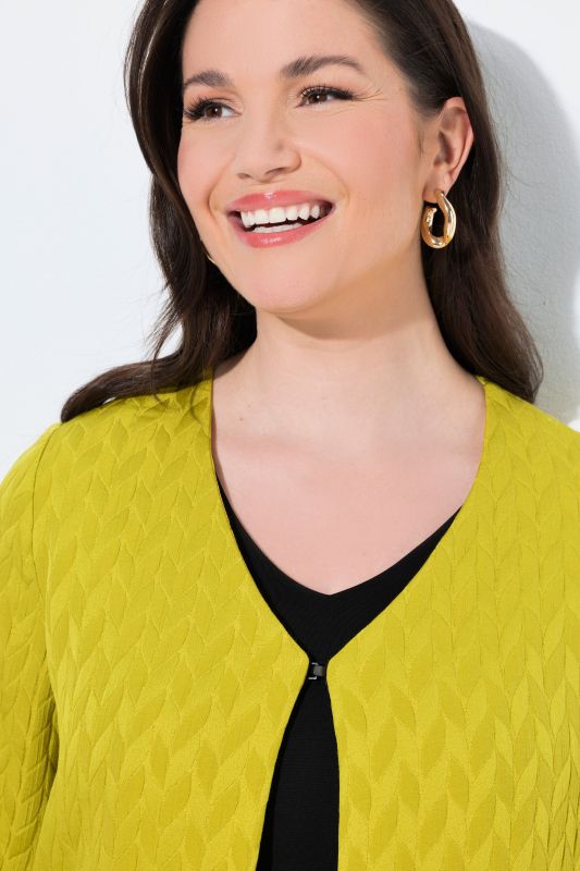 Veste encolure en V et manches&nbsp;3/4, petite agrafe en guise de fermeture