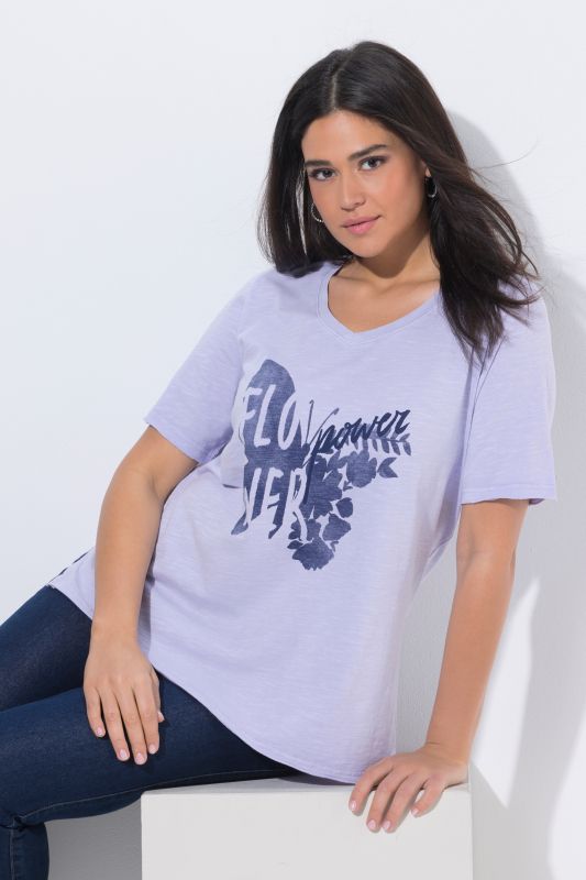 T-shirt motif papillon, décolleté en V et manches courtes, coupe Classic Fit