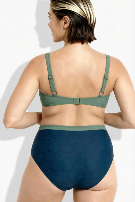 Bikini avec bonnets souples, matière texturée motif coquillages, bretelles ajustables