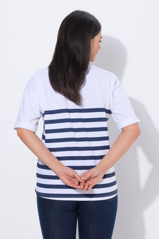 T-shirt oversize, message « Sun Kissed », décolleté en V et manches courtes