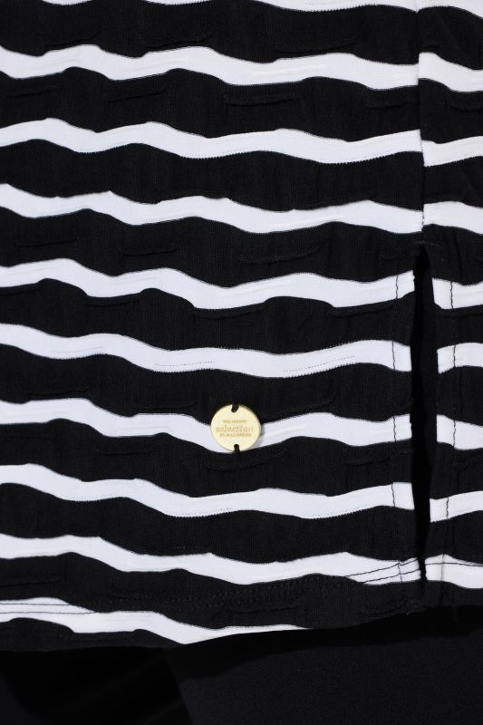 T-shirt col rond et manches courtes, matière texturée, coupe Classic Fit