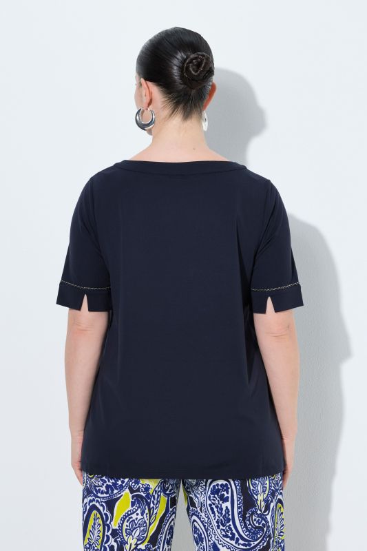 T-shirt en point de Rome, liserés fantaisie, manches courtes et encolure bateau, coupe évasée