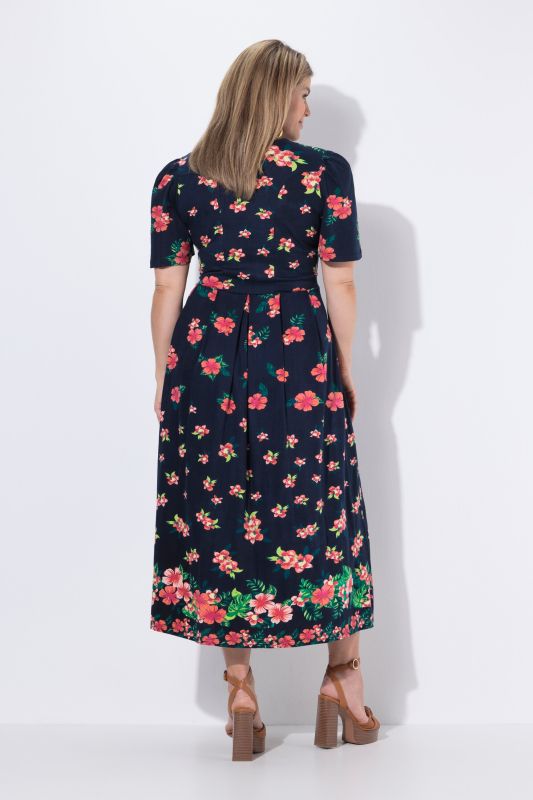 Robe maxi à fleurs, décolleté en V et manches courtes