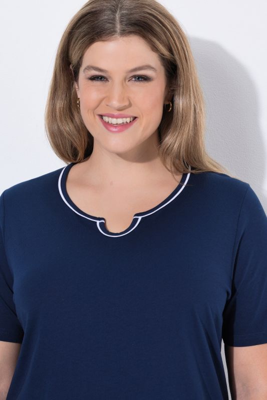 Lot de 2&nbsp;grands T-shirts/chemises de nuit, col tunisien/col en V et manches courtes