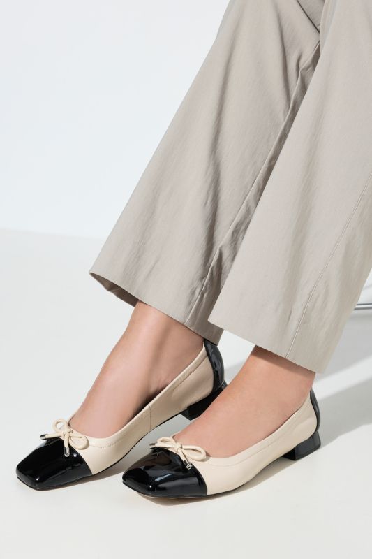 Ballerines en cuir Caprice, mousse à mémoire de forme - largeur&nbsp;G