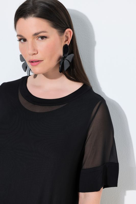 Robe doublée, voile en mesh, décolleté rond et manches&nbsp;3/4