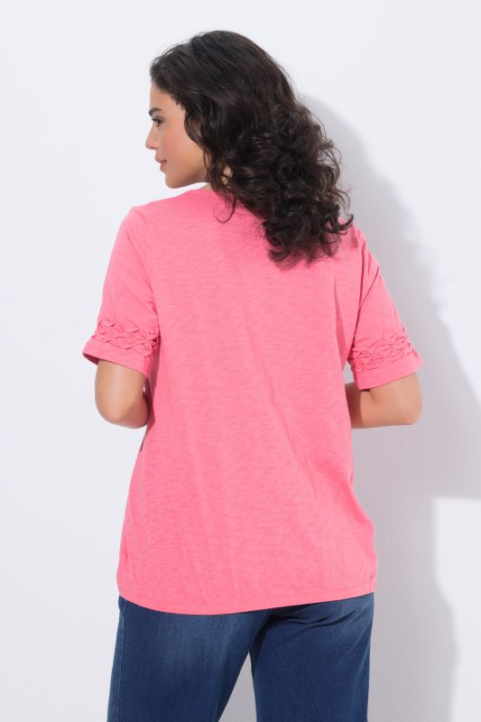 T-shirt texturé, décolleté en V et manches courtes, coupe évasée