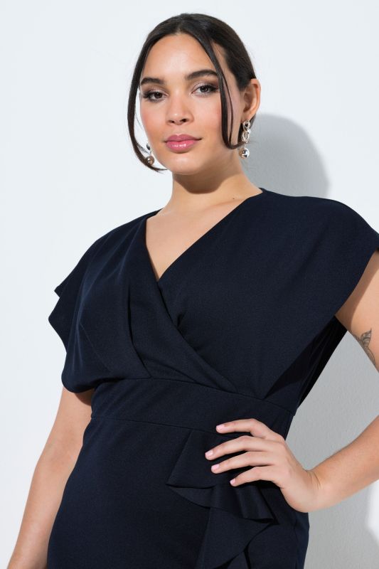 Robe bodycon en jersey, ruchés, manches courtes mancheron et décolleté en V