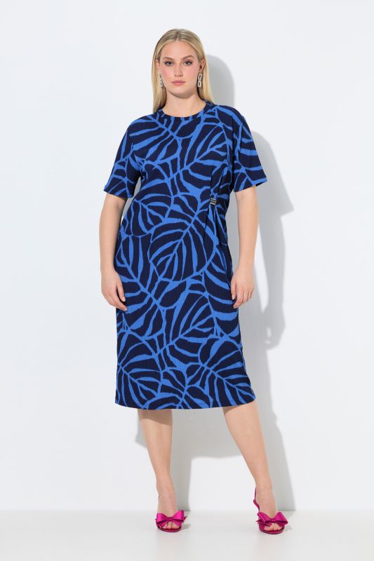 Robe midi oversize, motif feuilles, décolleté rond et manches courtes