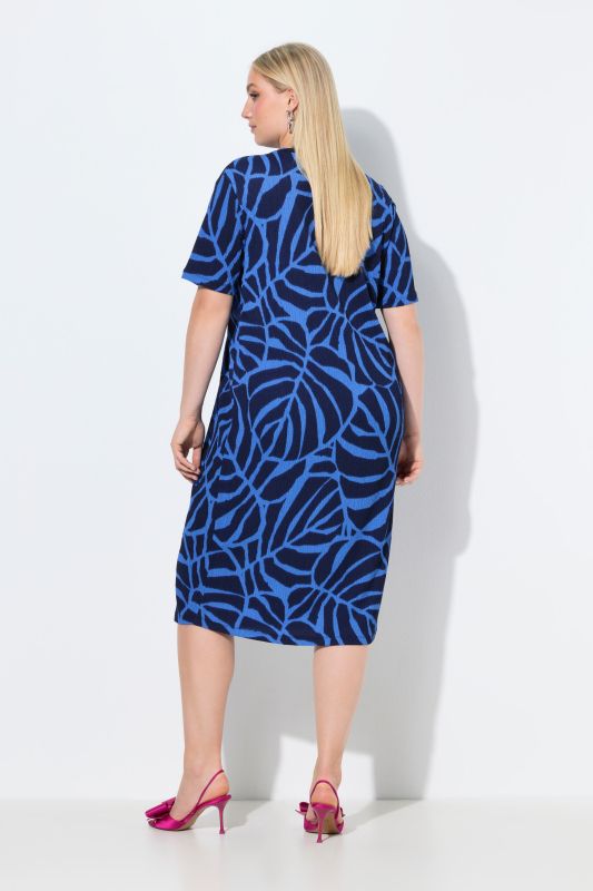 Robe midi oversize, motif feuilles, décolleté rond et manches courtes