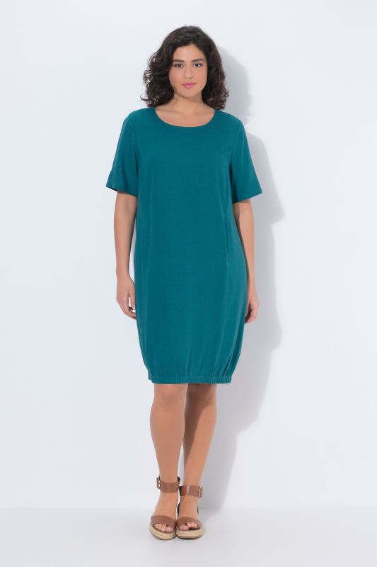 Robe en lin mélangé, avec poches, décolleté rond et manches courtes, coupe évasée