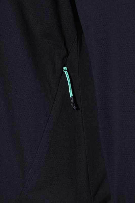 Veste technique légère, protection anti-UV FPS 50+, capuche et passe-pouces