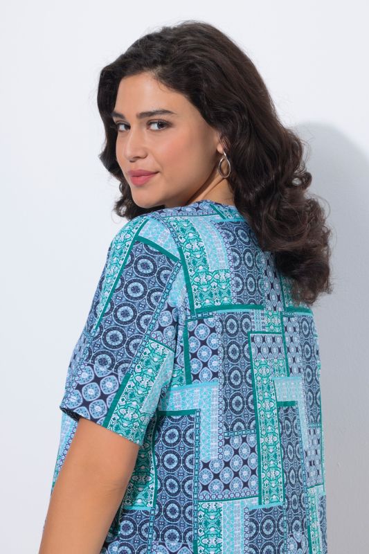 T-shirt à manches courtes, décolleté cœur avec plis fantaisie, coupe évasée