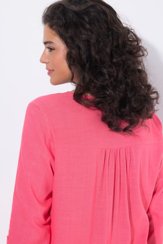 Blouse en lin mélangé, barrette fantaisie, décolleté rond et manches&nbsp;3/4