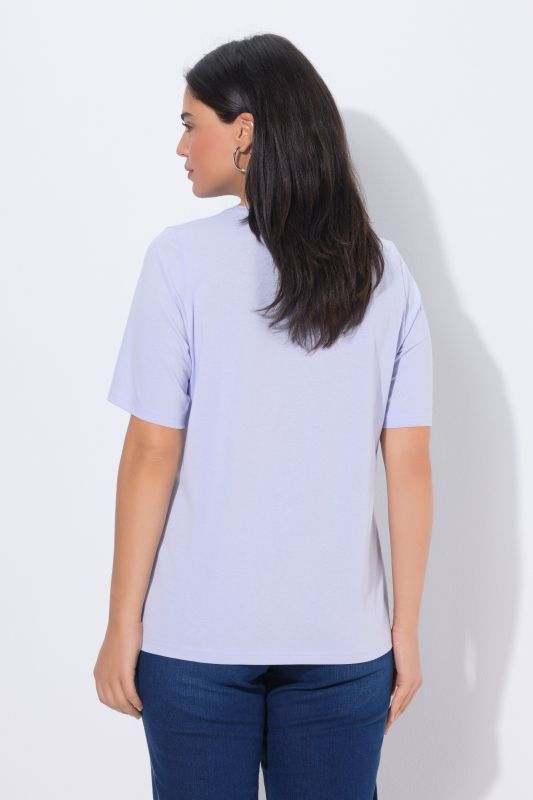 T-shirt col V et manches courtes, coupe Classic Fit, motif animal