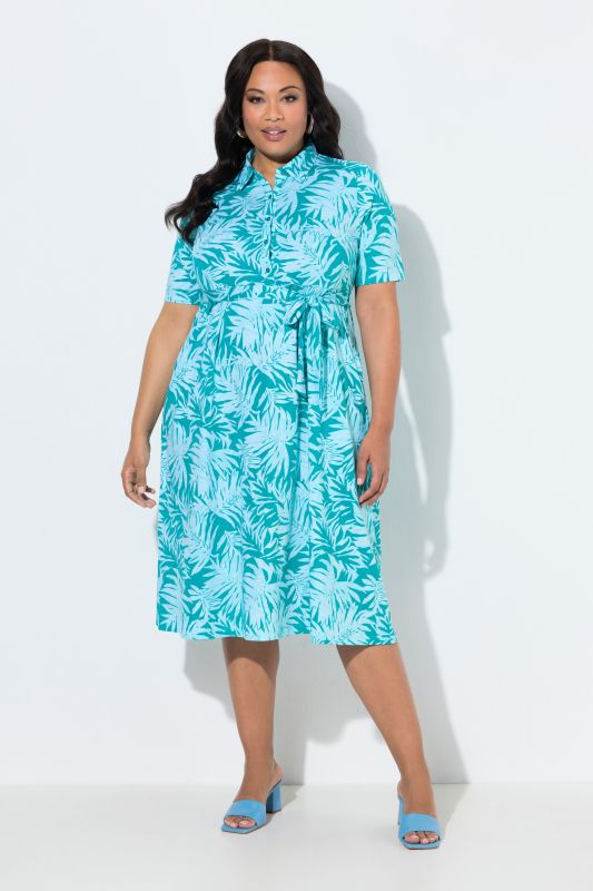 Robe midi motif feuilles, manches courtes et col chemise, coupe évasée