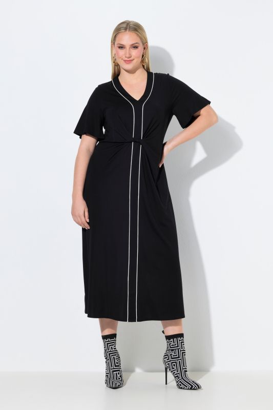 Robe midi avec passepoils, manches courtes cloche et décolleté en V, coupe évasée