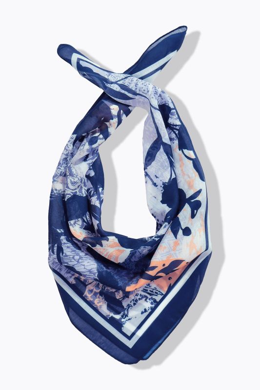 Foulard à fleurs, format bandana