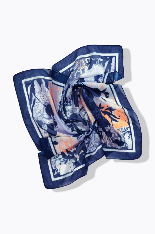 Foulard à fleurs, format bandana