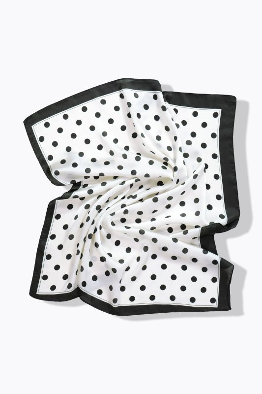 Foulard à pois, format bandana
