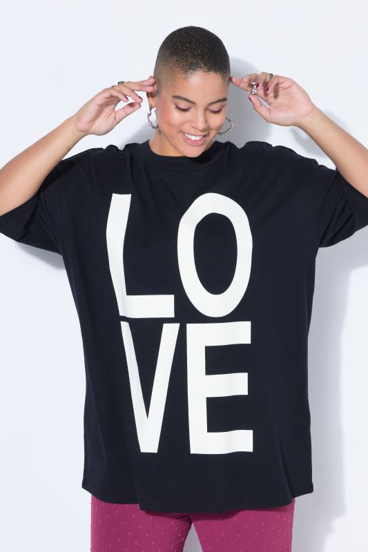 T-shirt oversize à manches courtes. Imprimé LOVE