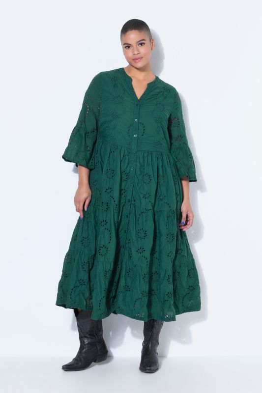 Robe maxi à volants. Manches 3/4 et broderie ajourée