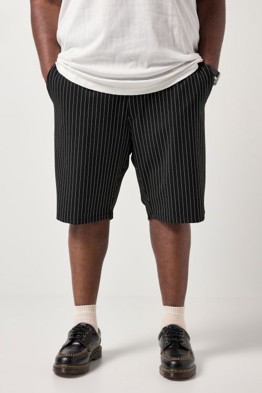 Bermuda STHUGE en molleton Interlock, fines rayures et coupe Loose Fit - jusqu'à la taille 74