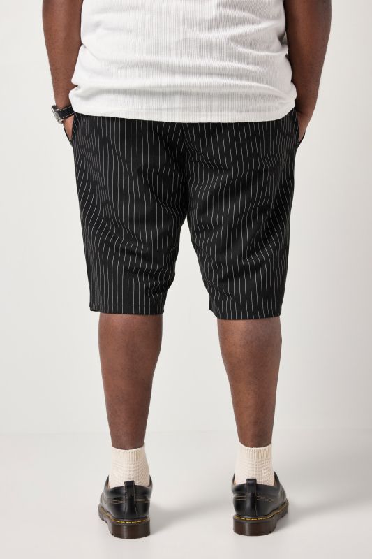 Bermuda STHUGE en molleton Interlock, fines rayures et coupe Loose Fit - jusqu'à la taille 74