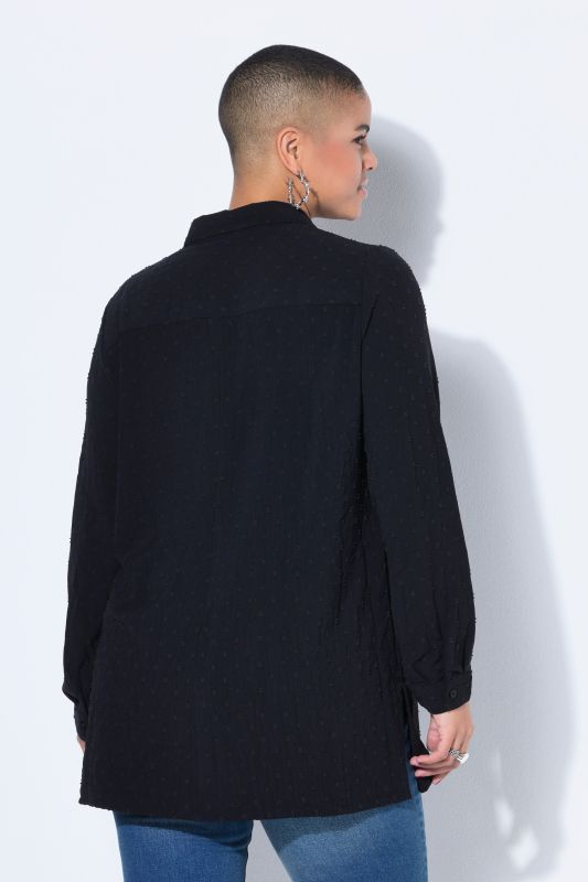 Chemisier droit à manches longues et pois texturés