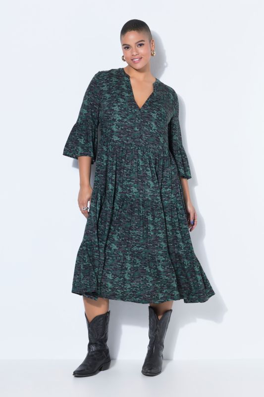 Robe évasée à manches 3/4 et coupe maxi, motif camouflage