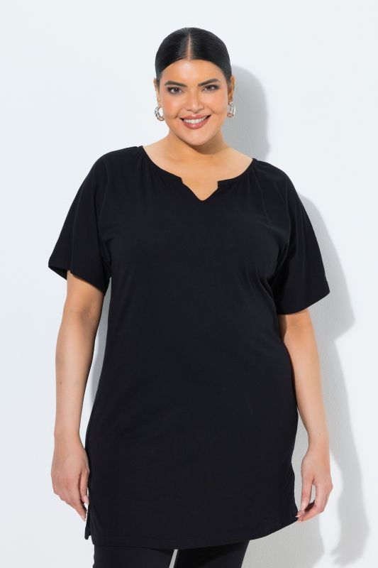 T-shirt long oversize, décolleté rond avec petit «&nbsp;trou de serrure&nbsp;», manches courtes