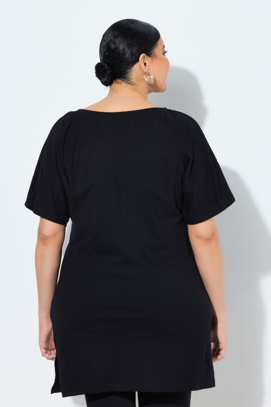 T-shirt long oversize, décolleté rond avec petit «&nbsp;trou de serrure&nbsp;», manches courtes