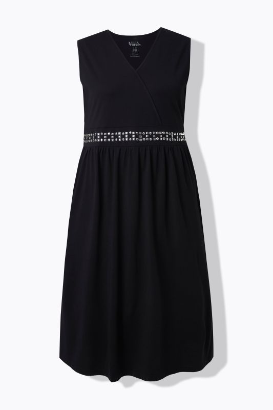 Robe midi sans manches, avec broderies, décolleté en V esprit cache-cœur