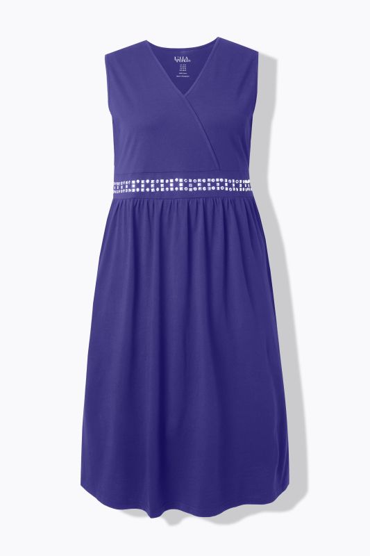 Robe midi sans manches, avec broderies, décolleté en V esprit cache-cœur