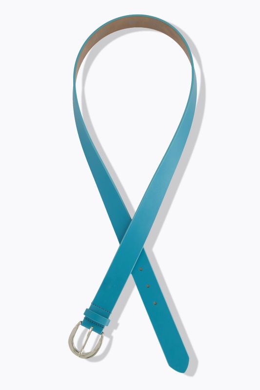 Ceinture en cuir véritable. Longueur jusqu'à 155 cm