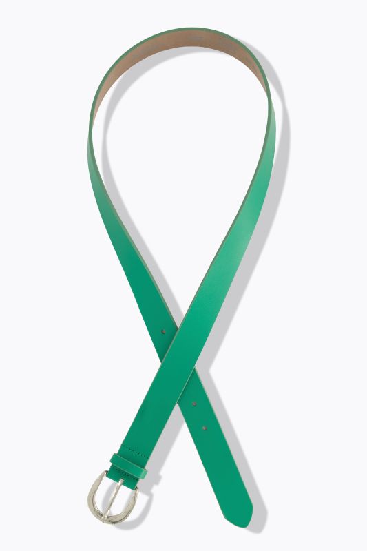 Ceinture en cuir véritable. Longueur jusqu'à 155 cm